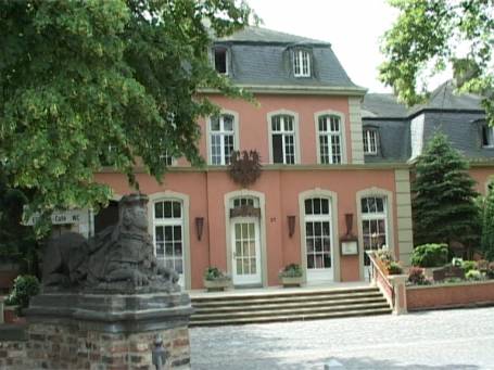 Mönchengladbach : Schloss Wickrath, im ehemaligen Herrenhaus ist heute ein Cafe-Restaurant